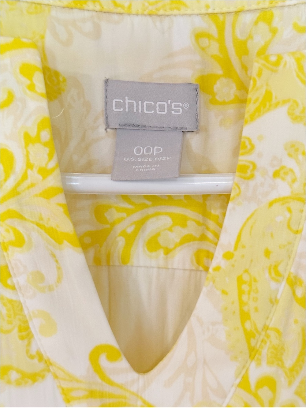 Chicos Tiered Sea Island Paisley Maxi Dress in Yellow Pineapple Size 00P (0/2P) - Picture 7 of 15